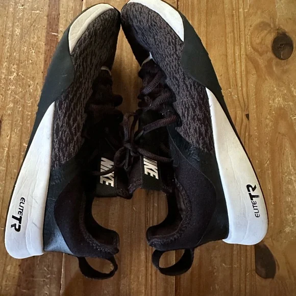 Nike Elite Shoes - Picture 3 of 12